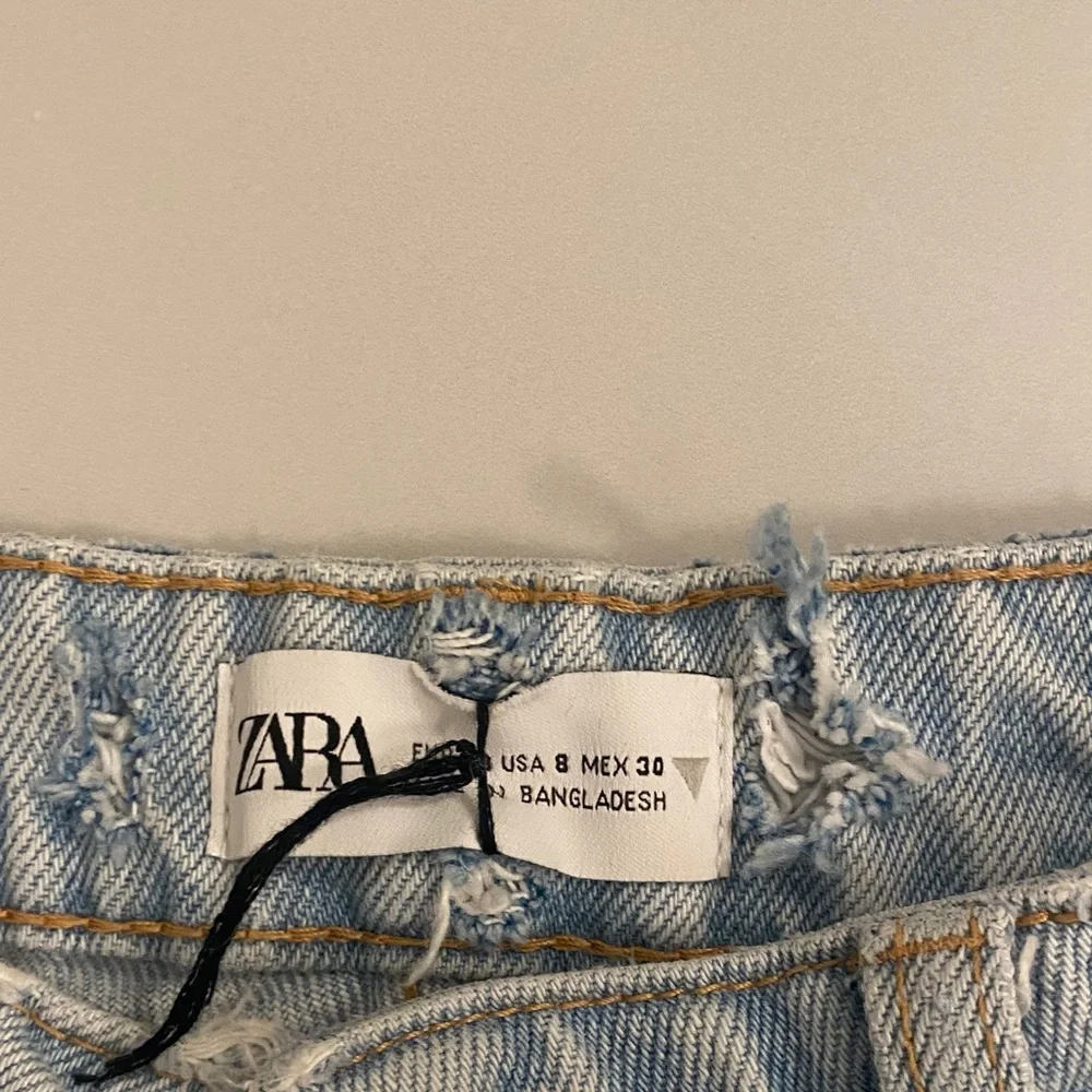 Zara High Rise Light Blue Ripped Jeans - Picture 2 of 3